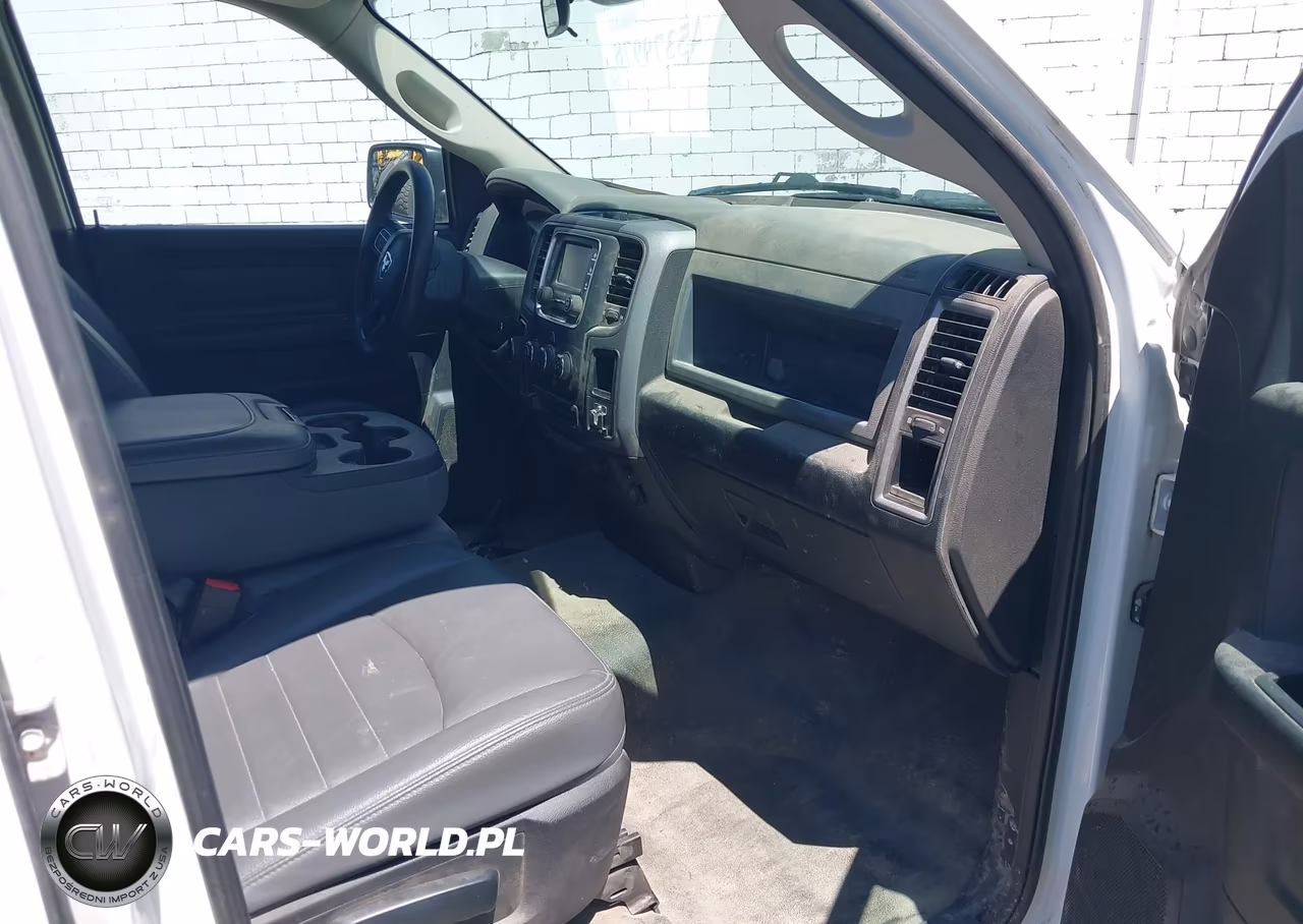 2019 Ram 1500 Classic VIN:1C6RR7FG4KS645548 - 5