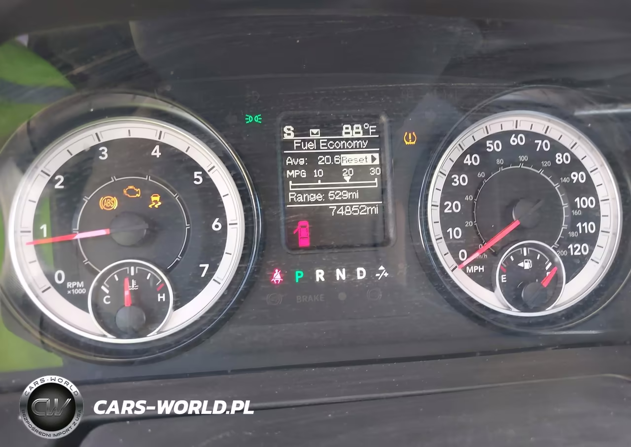 2019 Ram 1500 Classic VIN:1C6RR7FG4KS645548 - 7