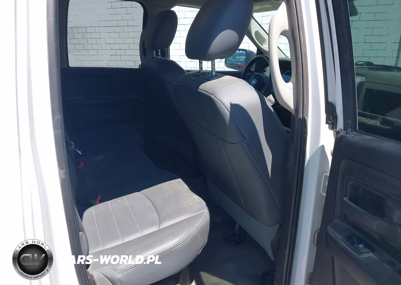 2019 Ram 1500 Classic VIN:1C6RR7FG4KS645548 - 8