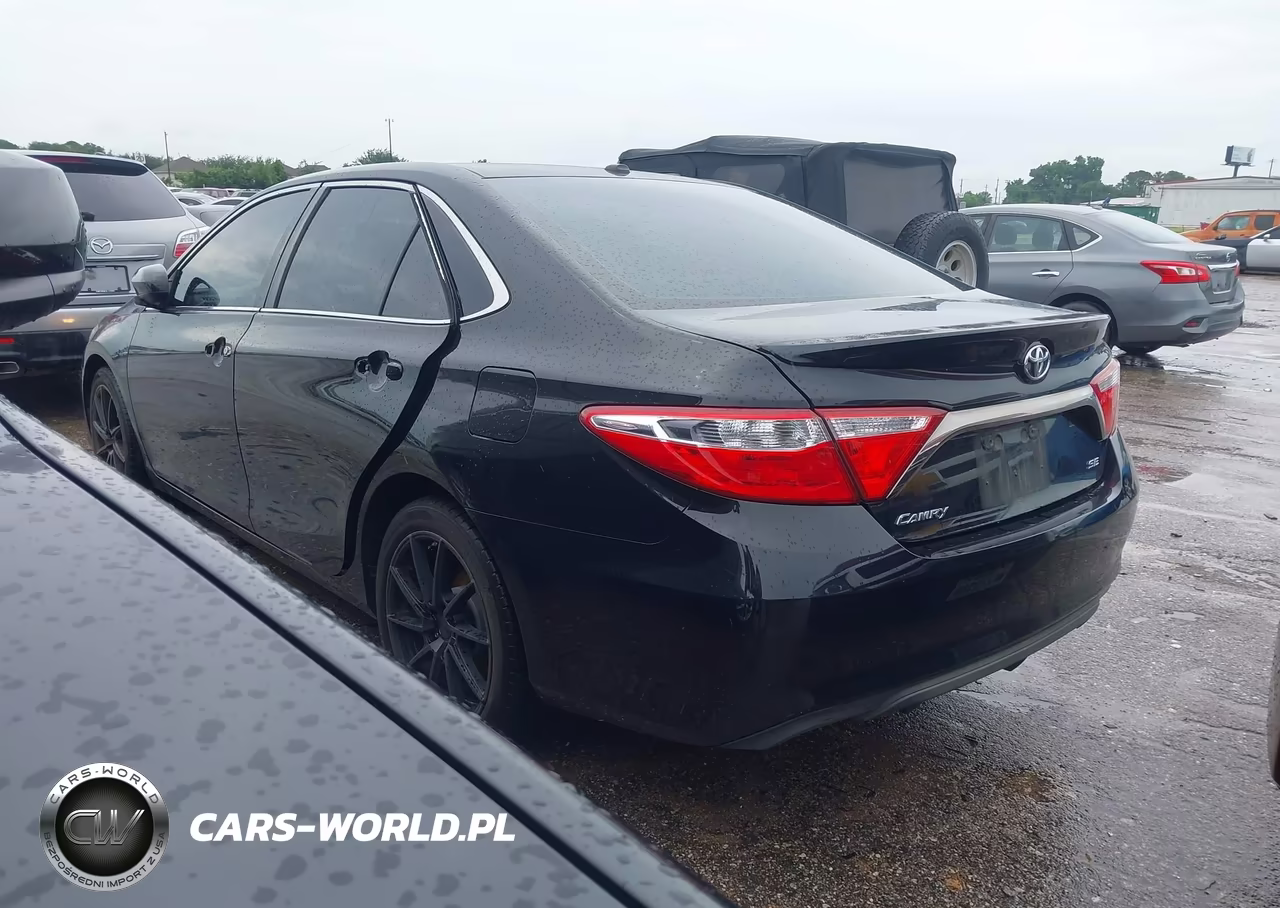 2016 Toyota Camry Se VIN:4T1BF1FK3GU218745 - 3