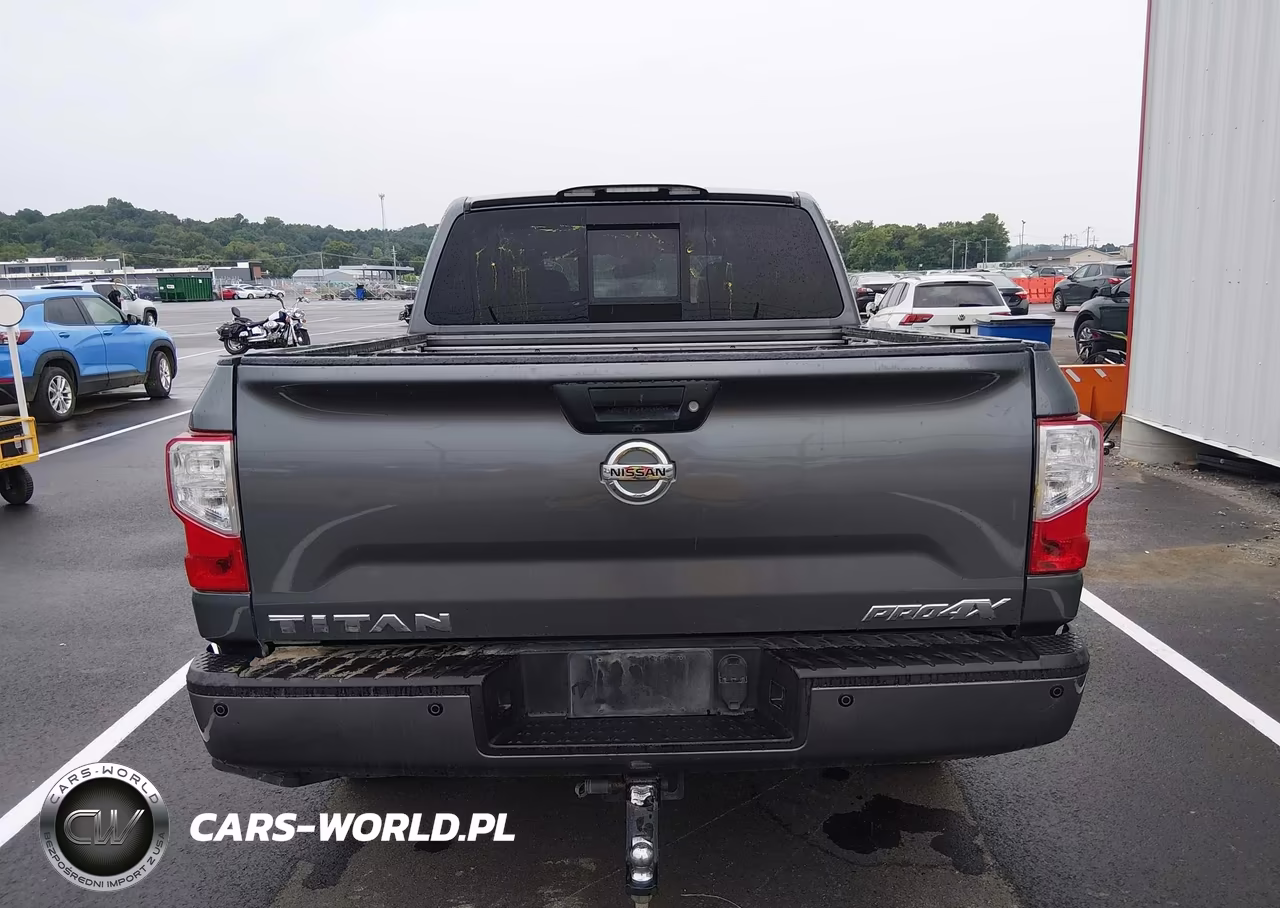 2018 Nissan Titan Pro-4X VIN:1N6AA1E56JN530969 - 17