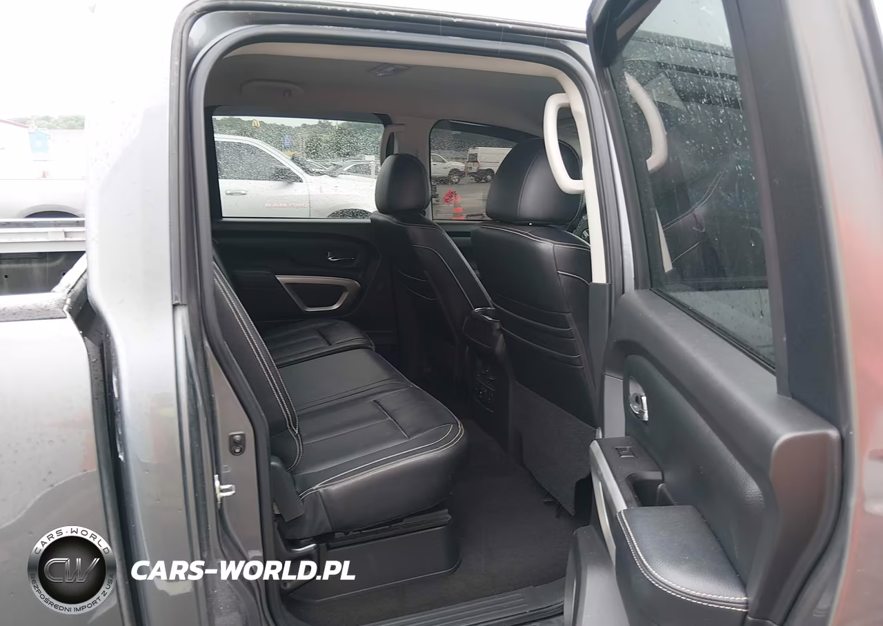 2018 Nissan Titan Pro-4X VIN:1N6AA1E56JN530969 - 8