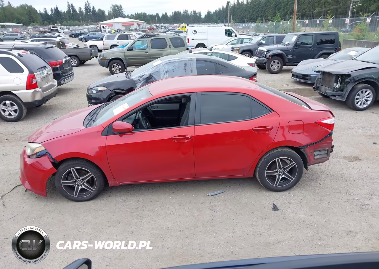 2015 Toyota Corolla Le VIN:5YFBURHE2FP257323 - 14