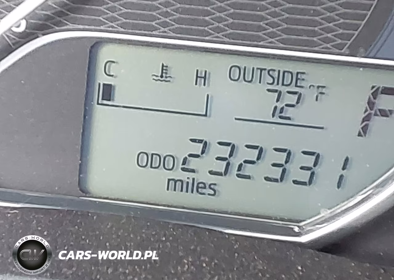 2015 Toyota Corolla Le VIN:5YFBURHE2FP257323 - 15