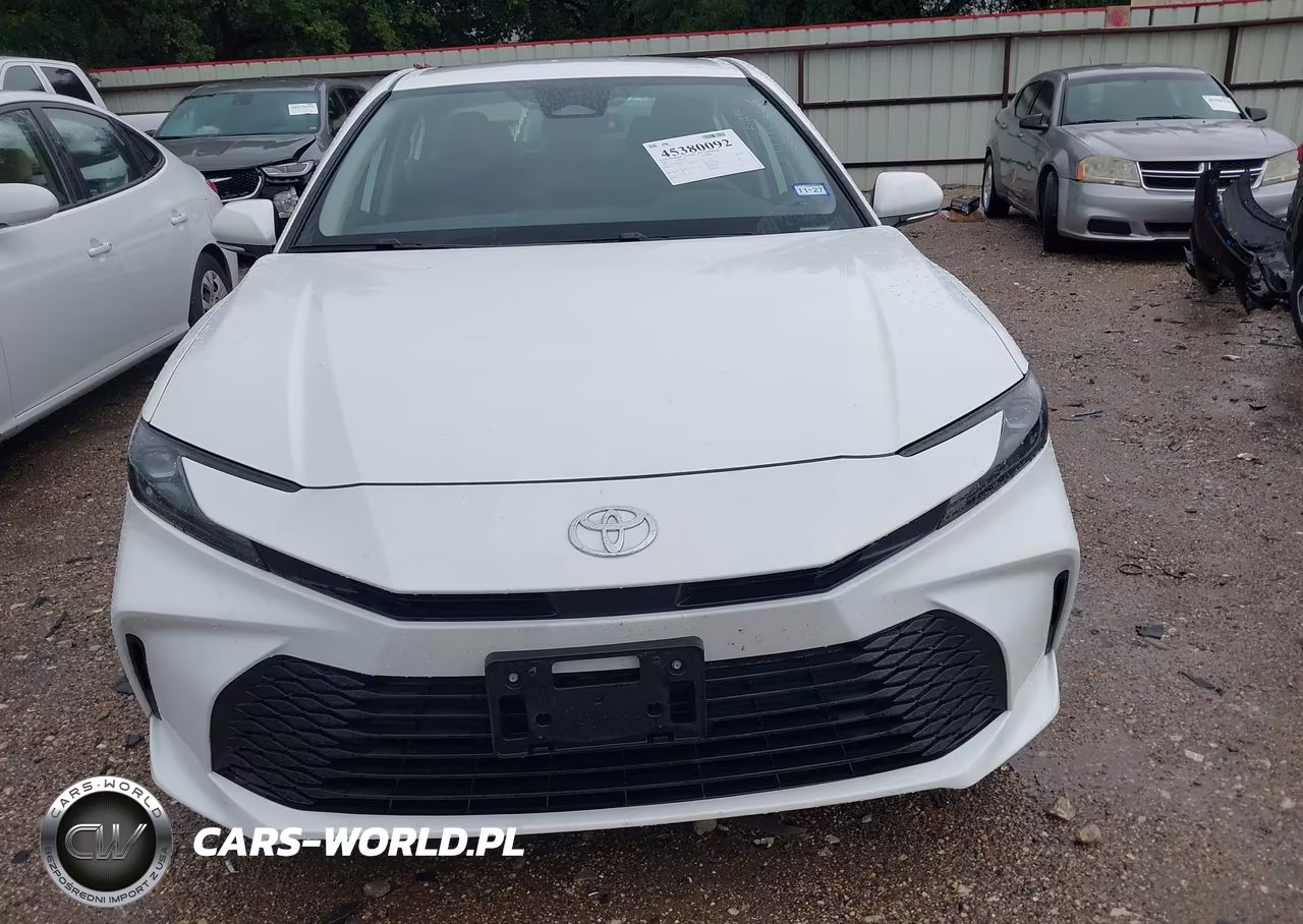 2026 Toyota Camry Le VIN:4T1DAACK1TU252379 - 12
