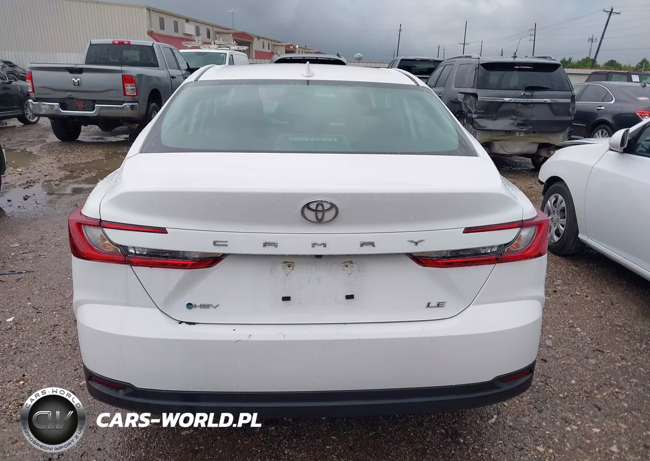 2026 Toyota Camry Le VIN:4T1DAACK1TU252379 - 16