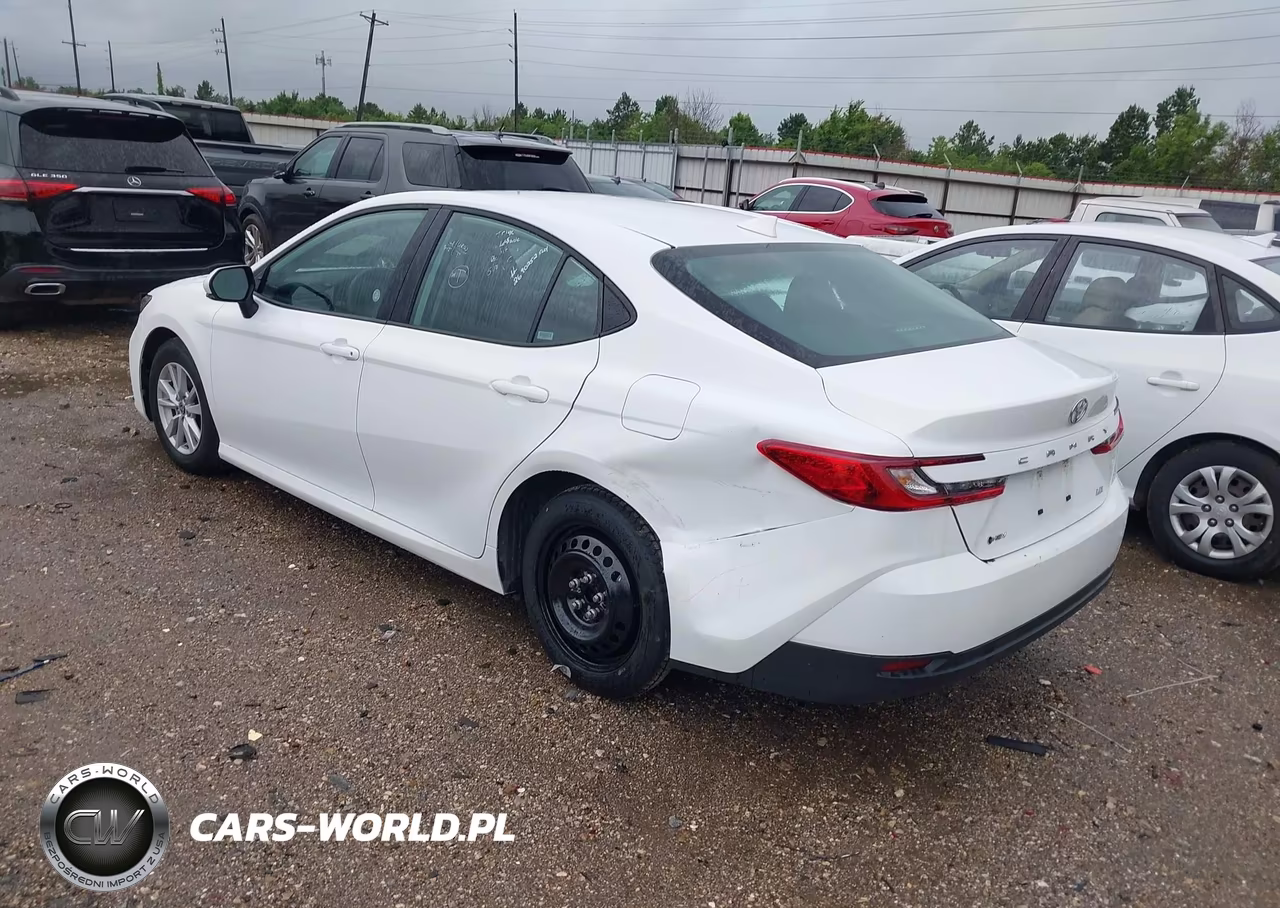 2026 Toyota Camry Le VIN:4T1DAACK1TU252379 - 3