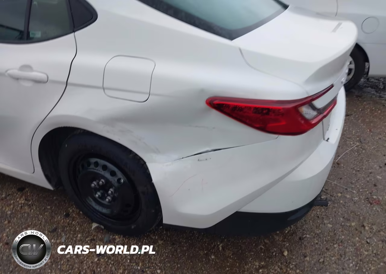 2026 Toyota Camry Le VIN:4T1DAACK1TU252379 - 6