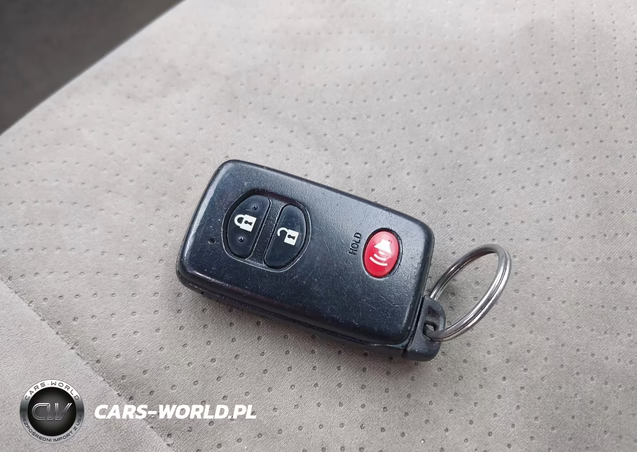 2011 Toyota Prius Two VIN:JTDKN3DU0B1386456 - 11