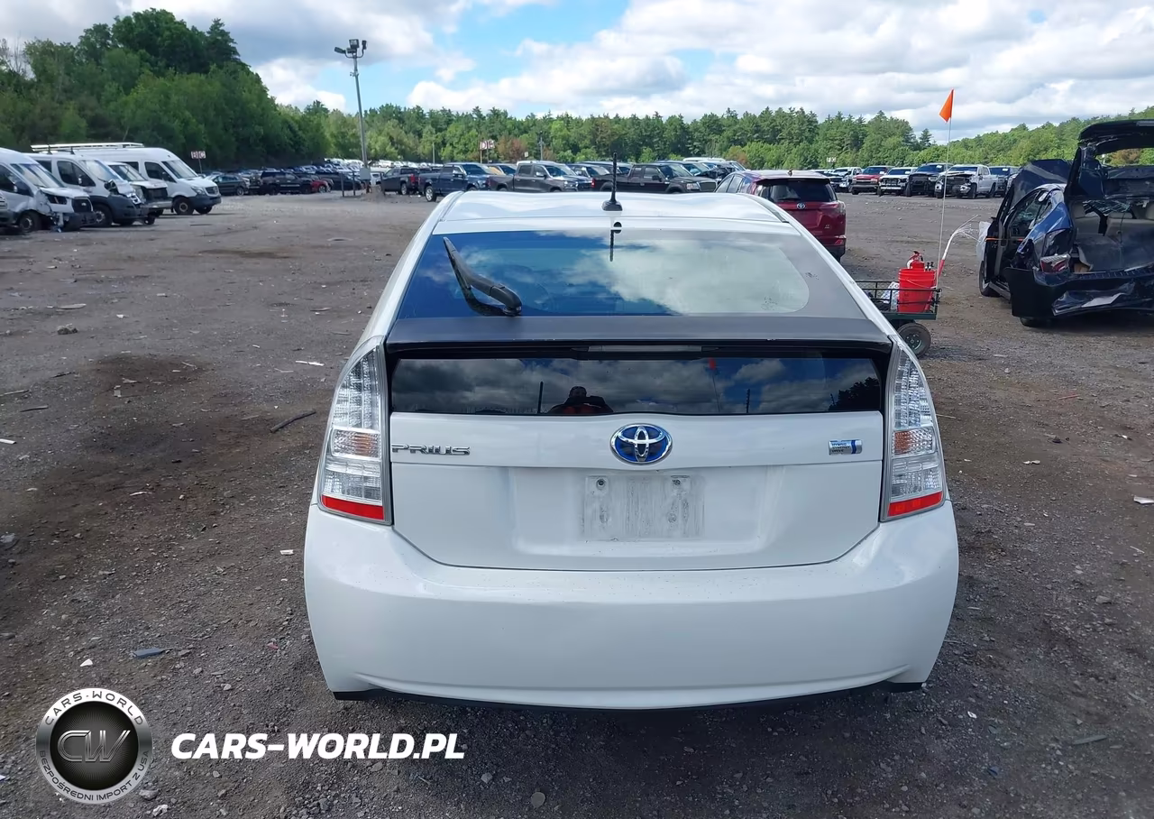 2011 Toyota Prius Two VIN:JTDKN3DU0B1386456 - 16