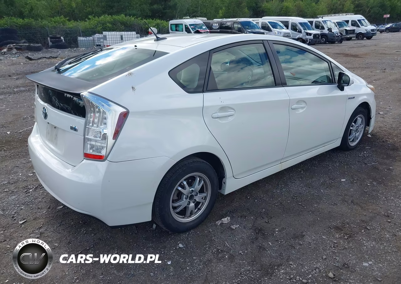 2011 Toyota Prius Two VIN:JTDKN3DU0B1386456 - 4