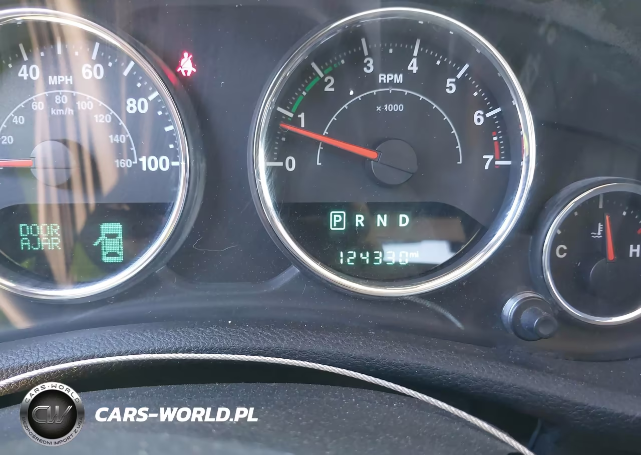 2016 Jeep Wrangler Unlimited Sport VIN:1C4BJWDG9GL314724 - 7