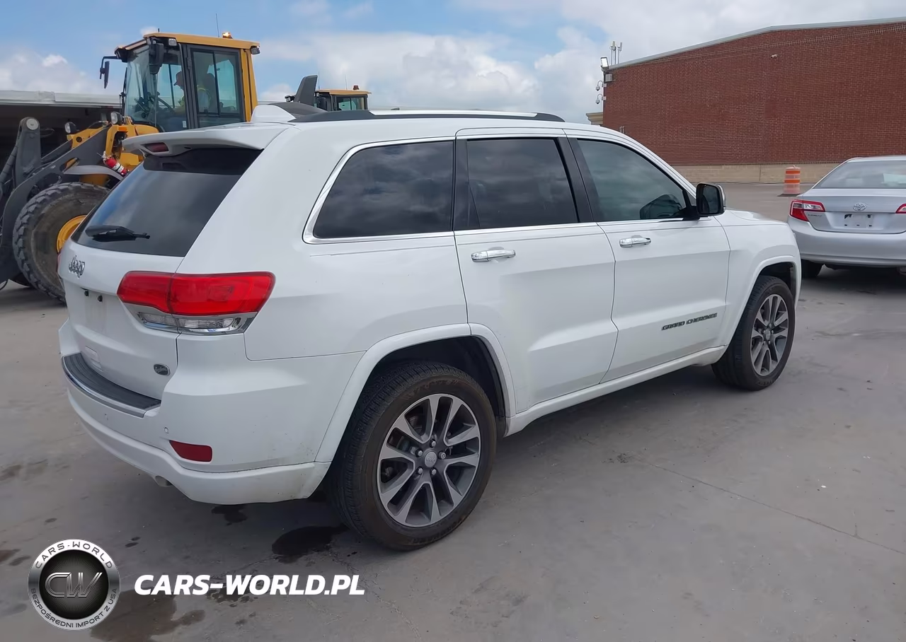 2018 Jeep Grand Cherokee Overland 4X2 VIN:1C4RJECG3JC301291 - 4