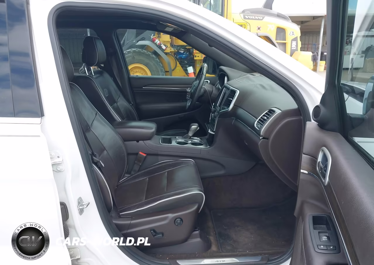 2018 Jeep Grand Cherokee Overland 4X2 VIN:1C4RJECG3JC301291 - 5