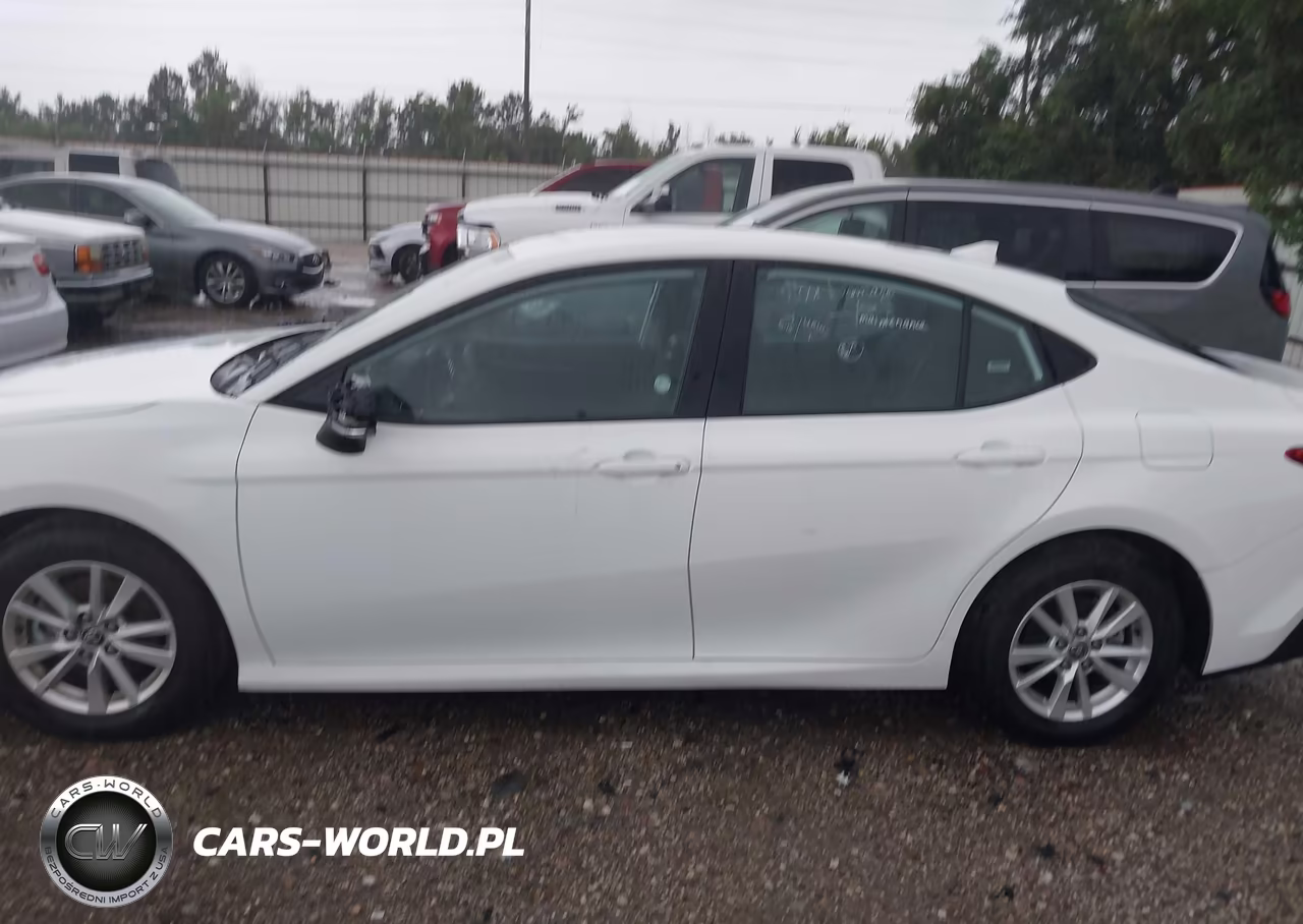 2025 Toyota Camry Le VIN:4T1DAACKXSU561394 - 14