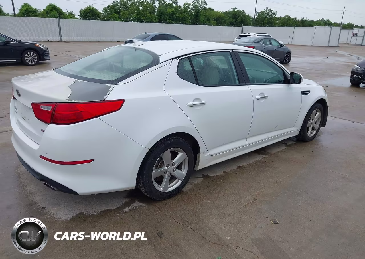 2015 Kia Optima Lx VIN:5XXGM4A77FG505613 - 4