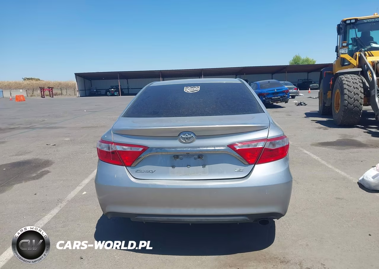 2016 Toyota Camry Se VIN:4T1BF1FK3GU156666 - 16