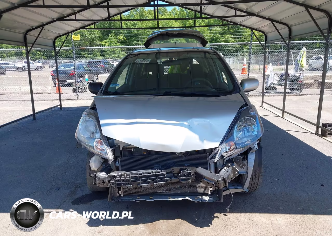 2011 Honda Fit Sport VIN:JHMGE8H54BC000839 - 11