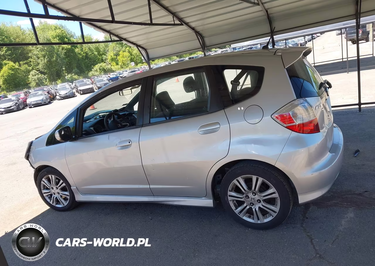 2011 Honda Fit Sport VIN:JHMGE8H54BC000839 - 13