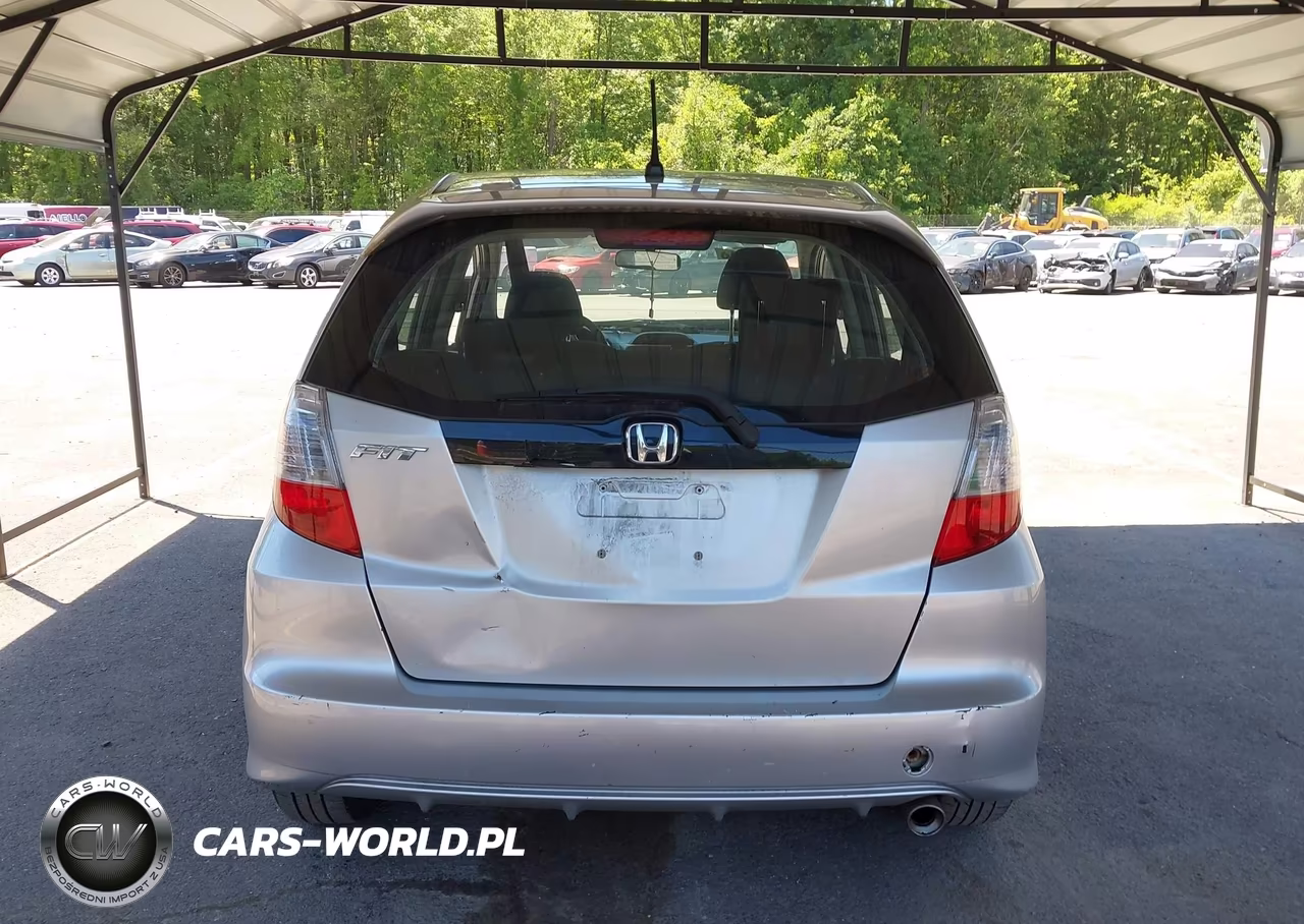 2011 Honda Fit Sport VIN:JHMGE8H54BC000839 - 15