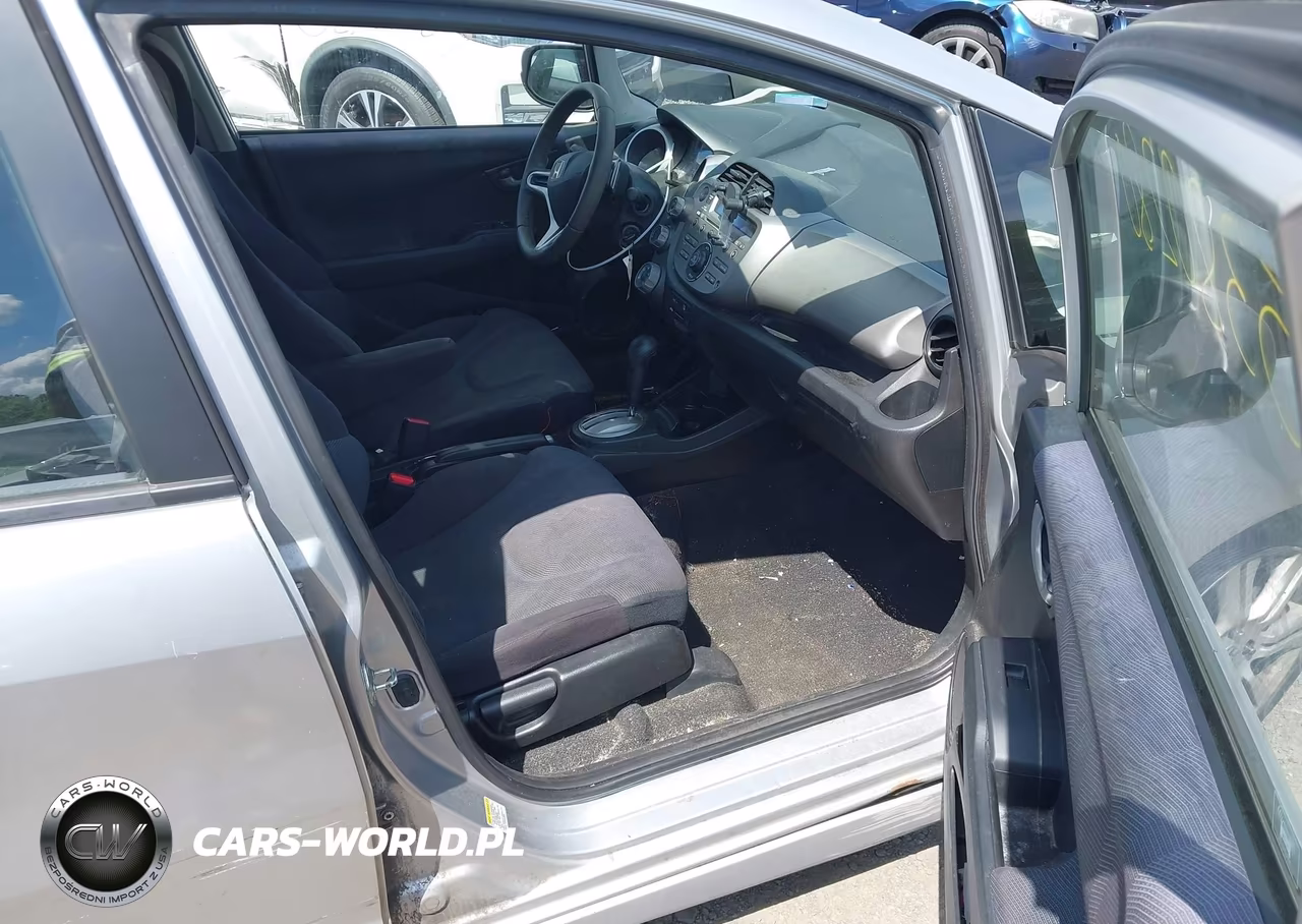 2011 Honda Fit Sport VIN:JHMGE8H54BC000839 - 5