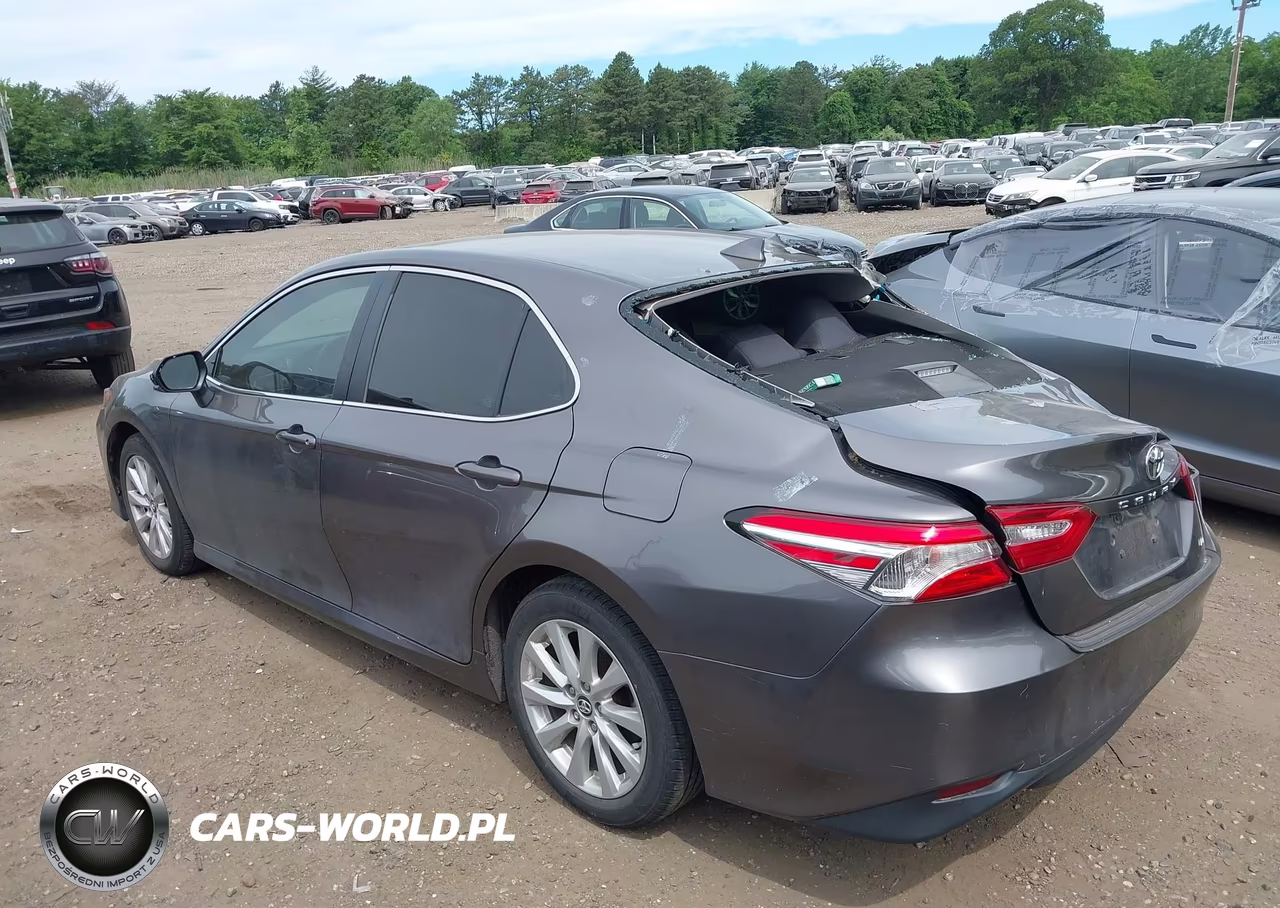 2019 Toyota Camry Le VIN:4T1B11HK9KU756032 - 14