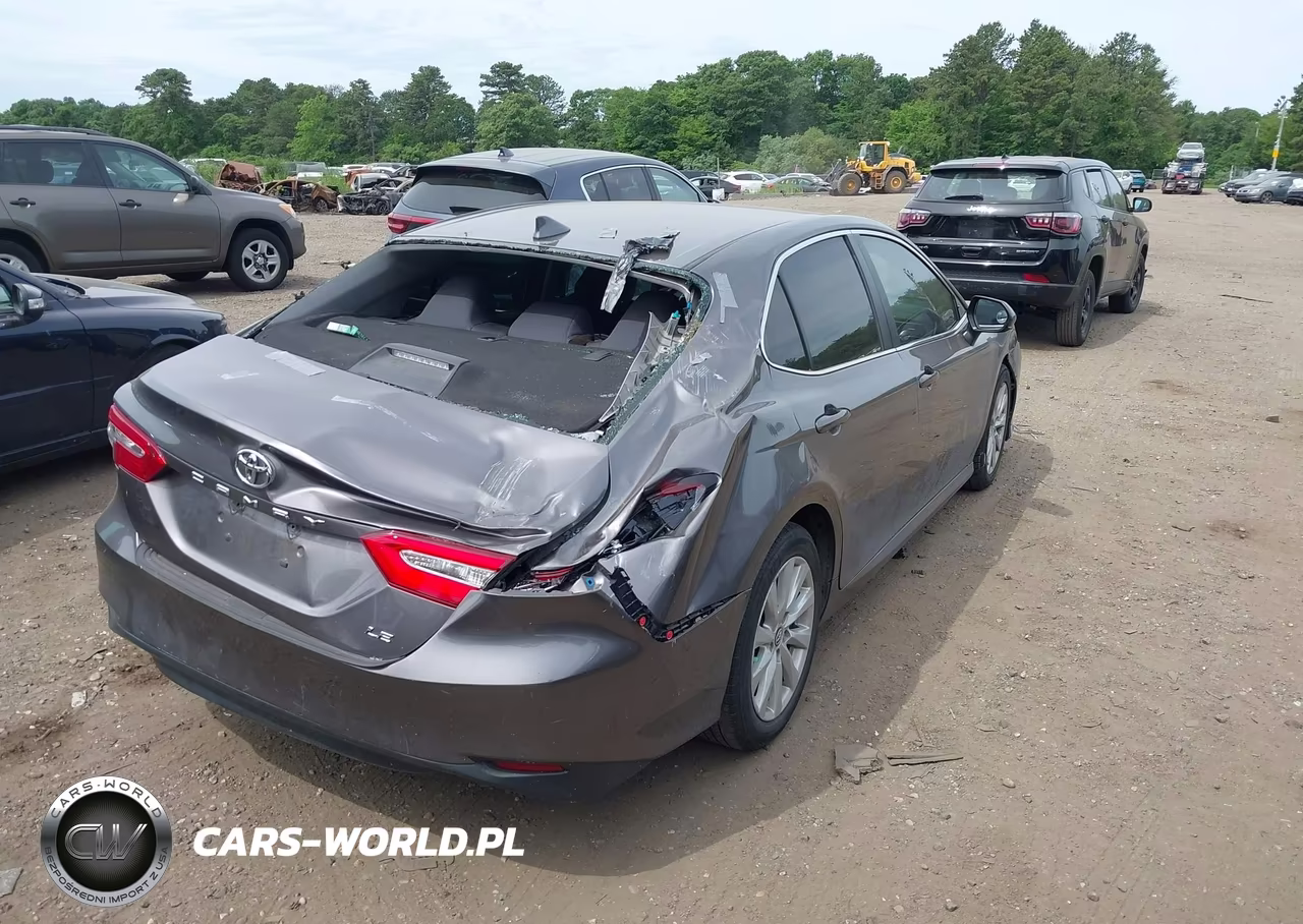 2019 Toyota Camry Le VIN:4T1B11HK9KU756032 - 4