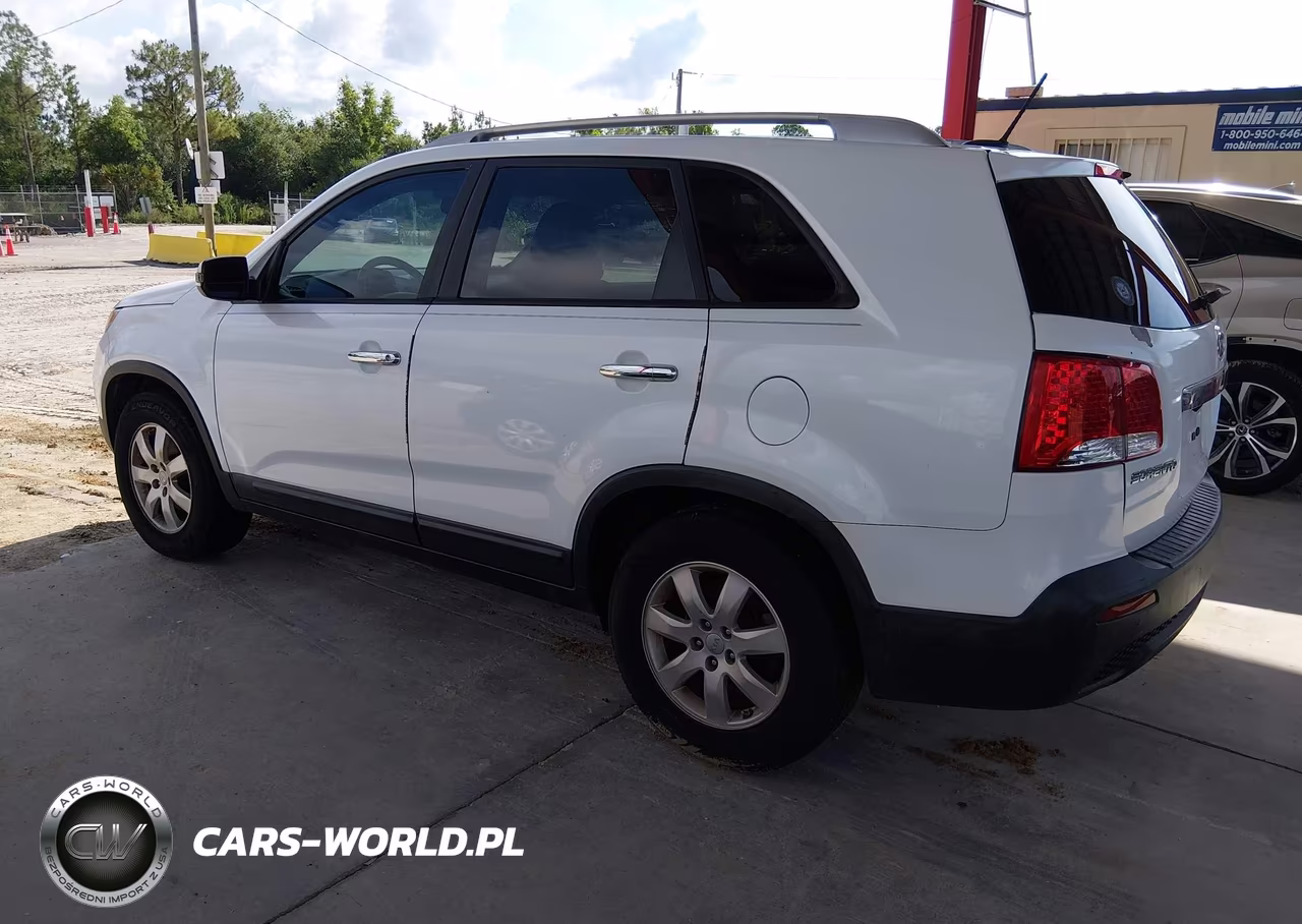 2013 Kia Sorento Lx VIN:5XYKT3A69DG377821 - 3