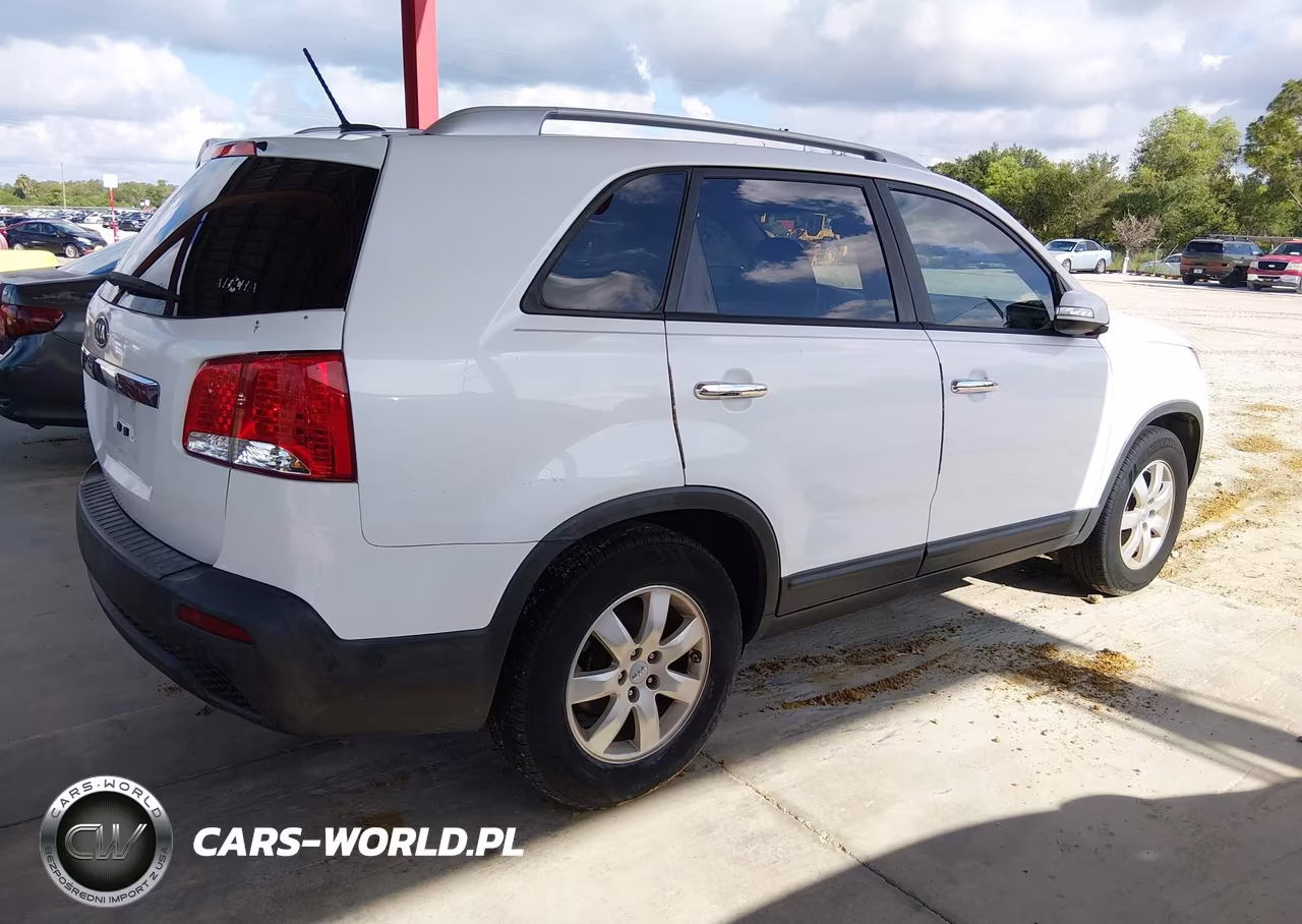 2013 Kia Sorento Lx VIN:5XYKT3A69DG377821 - 4