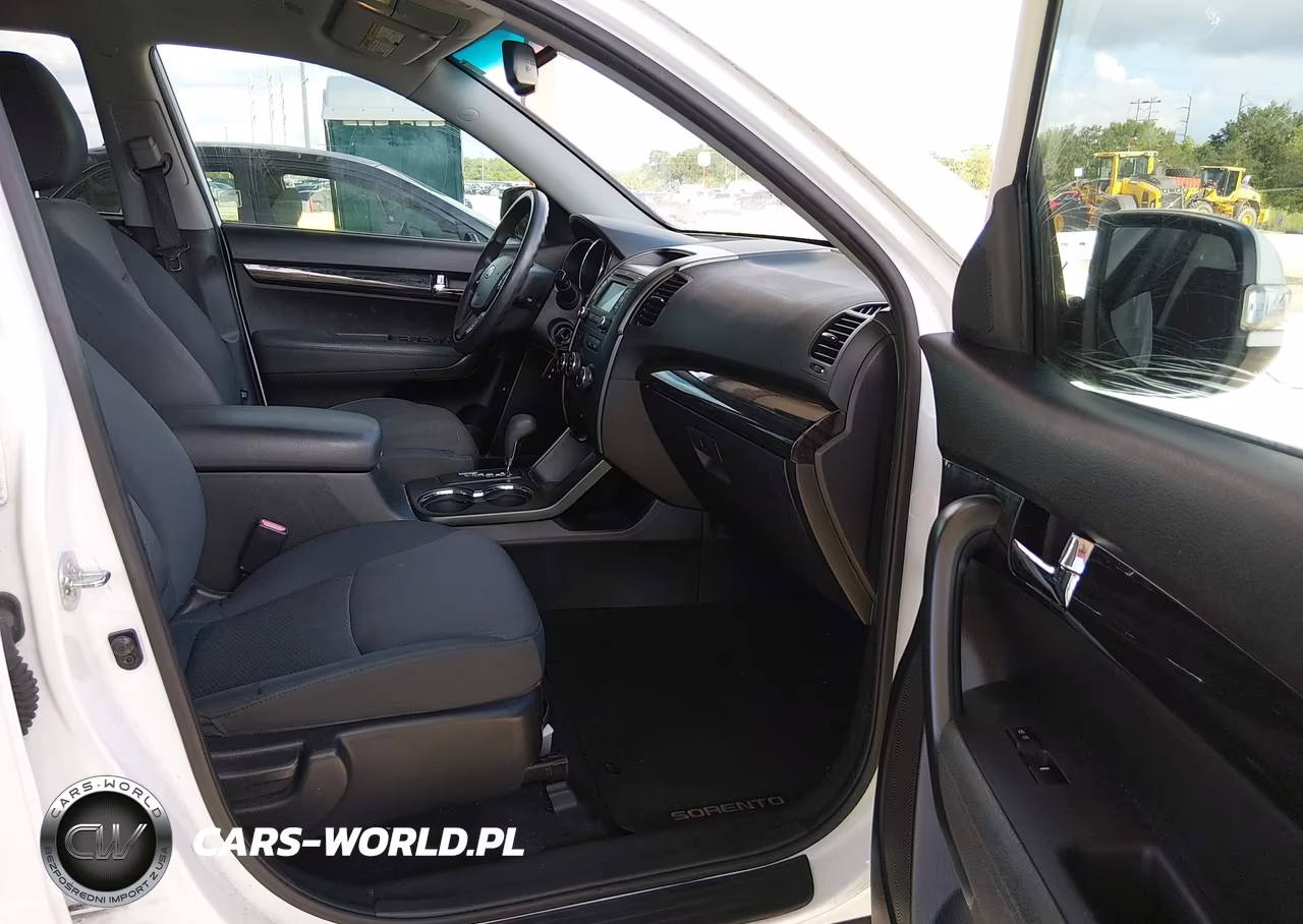 2013 Kia Sorento Lx VIN:5XYKT3A69DG377821 - 5