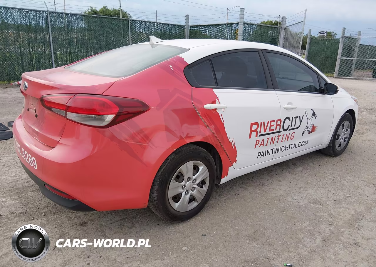 2018 Kia Forte Lx VIN:3KPFK4A71JE240724 - 4