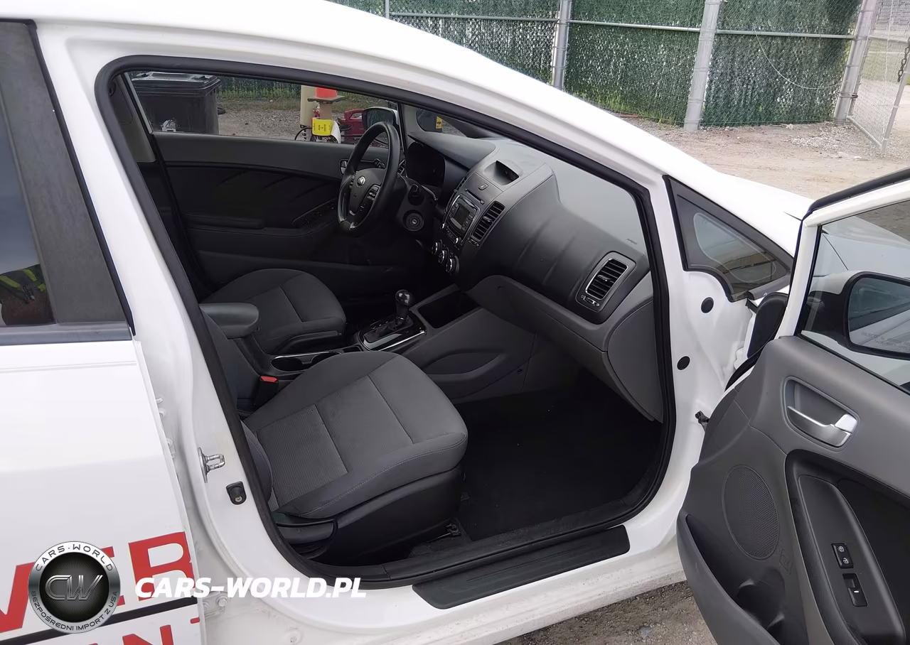 2018 Kia Forte Lx VIN:3KPFK4A71JE240724 - 5