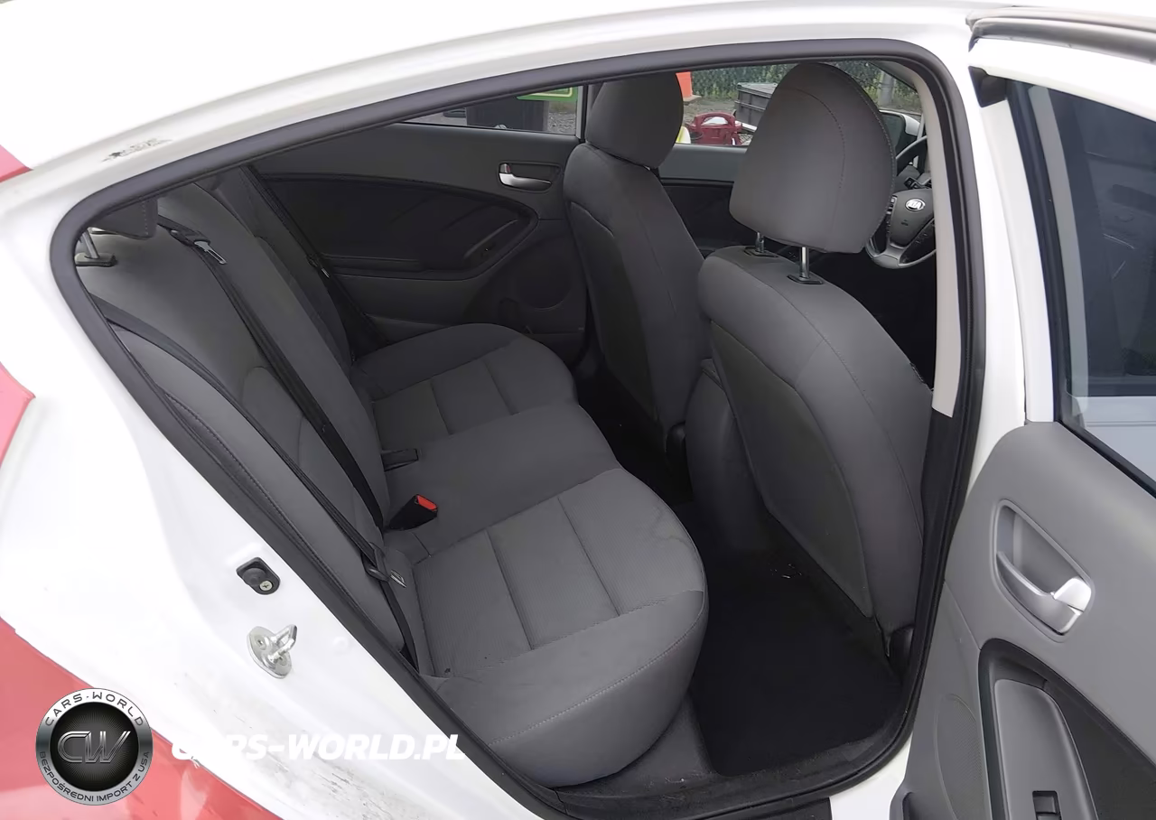 2018 Kia Forte Lx VIN:3KPFK4A71JE240724 - 8