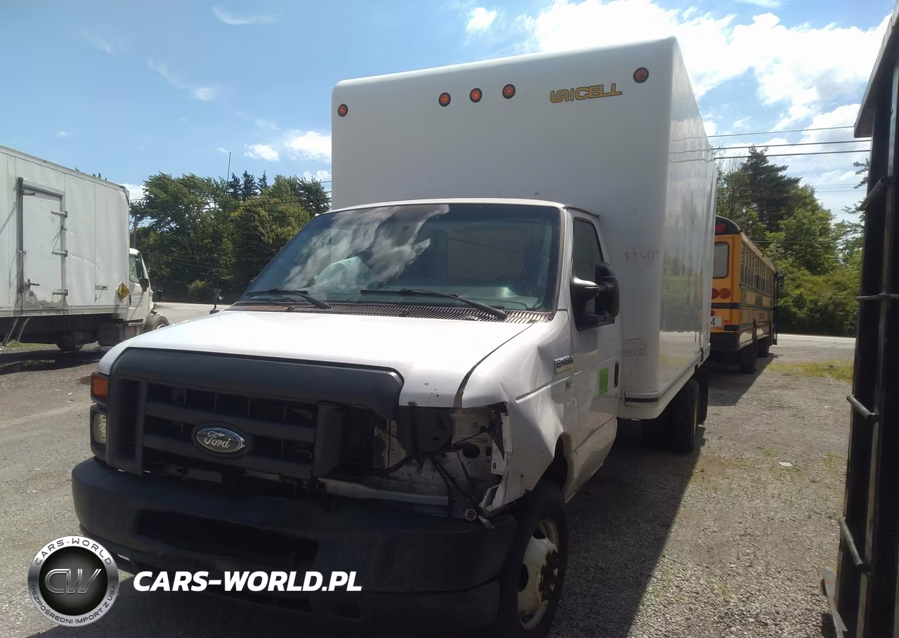 2013 Ford E-450 Cutaway
