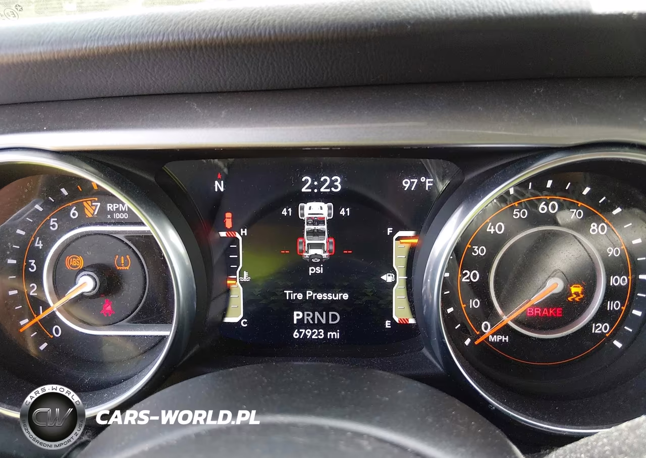 2019 Jeep Wrangler Unlimited Sahara 4X4 VIN:1C4HJXEG8KW501782 - 7