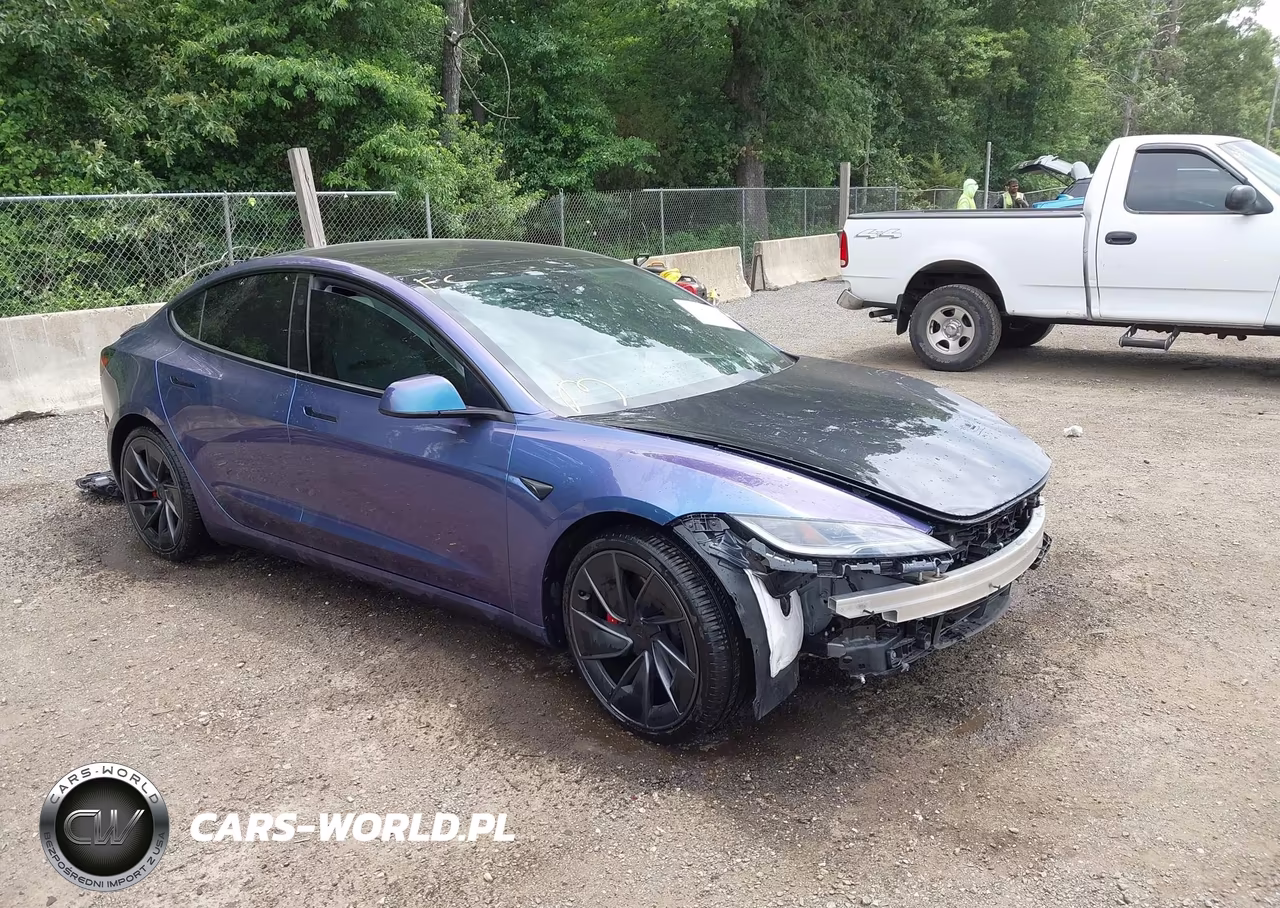 2025 Tesla Model 3 Performance All-Wheel Drive – zdjęcie 1 z 18