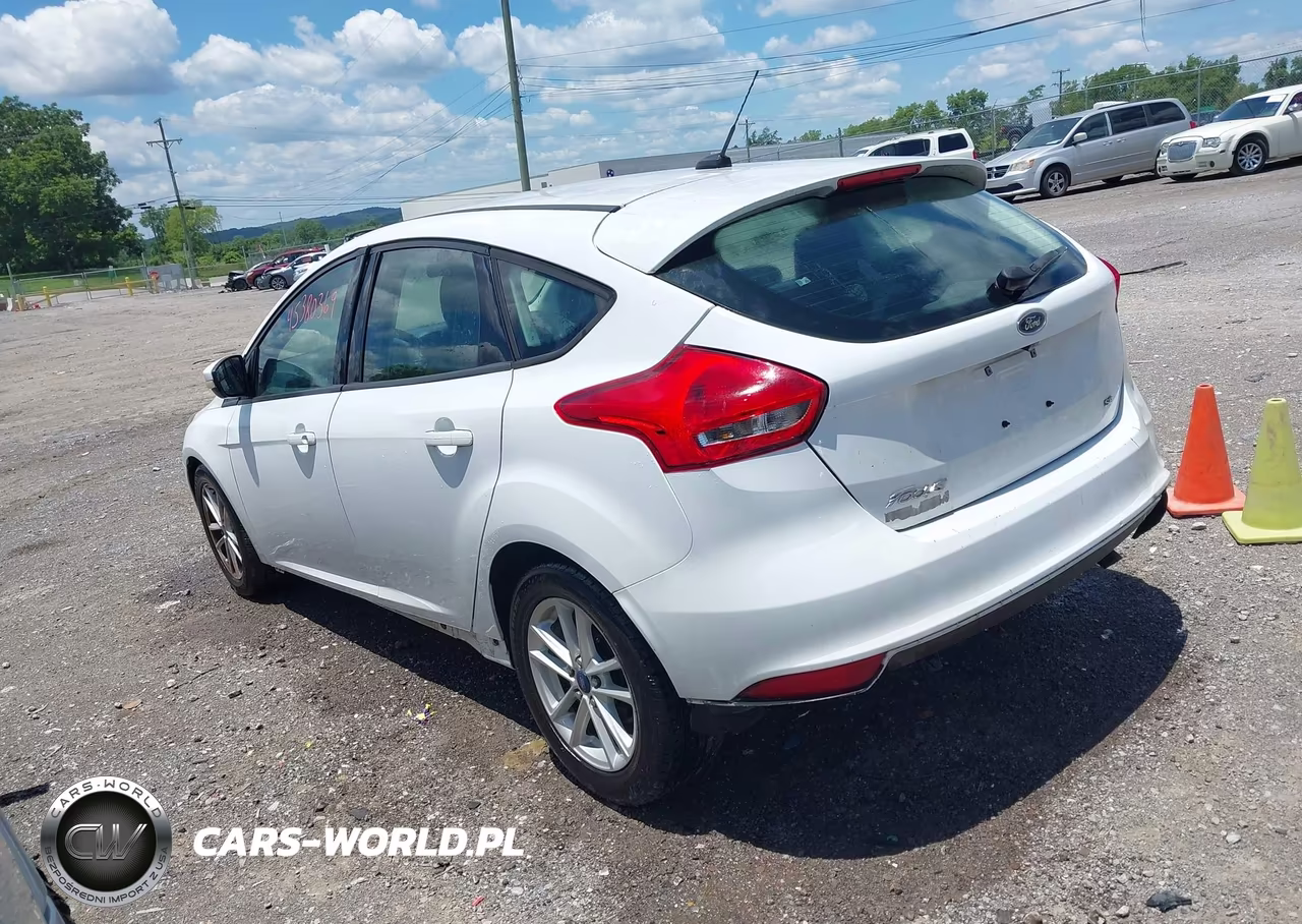 2017 Ford Focus Se VIN:1FADP3K25HL267387 - 3
