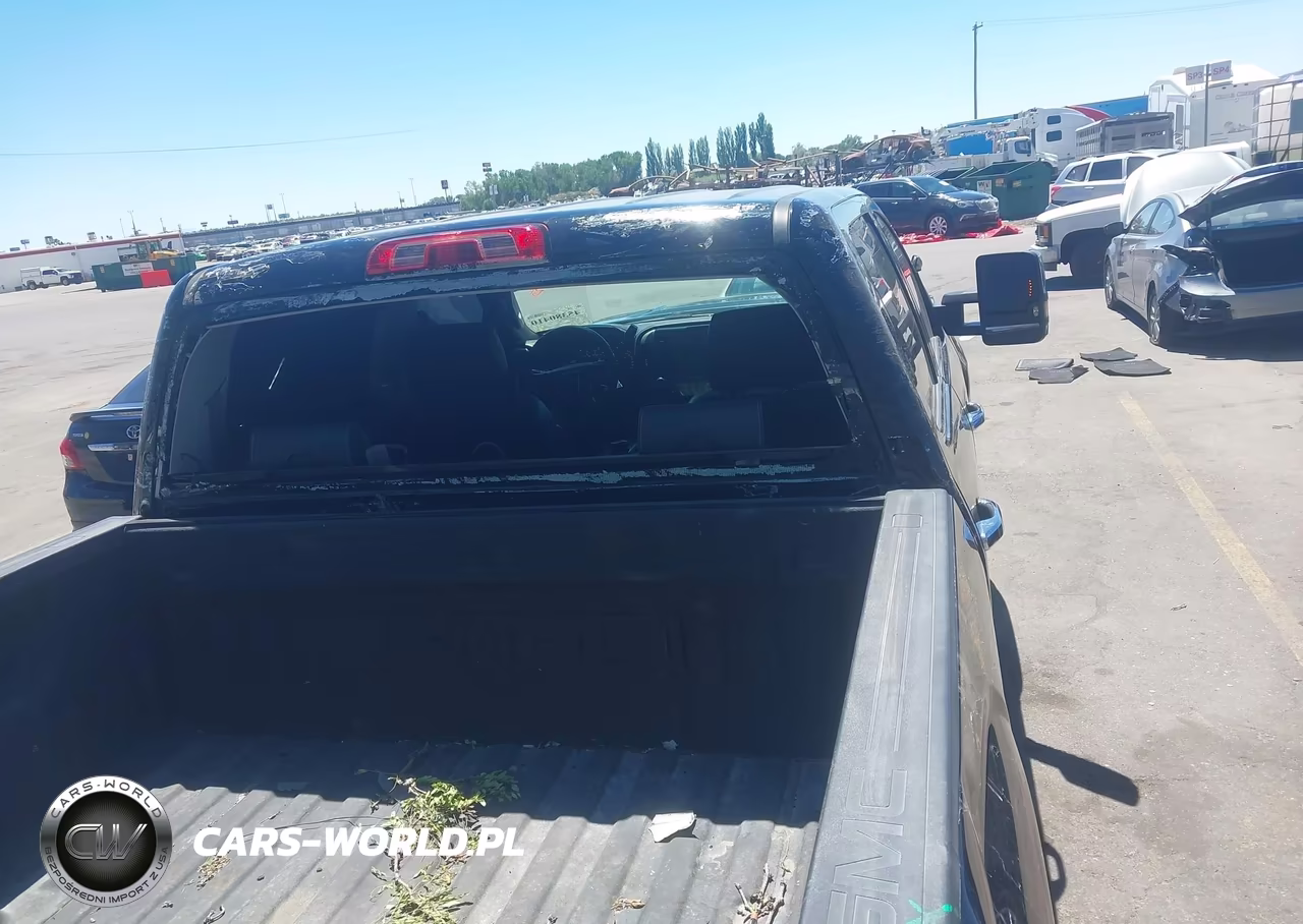 2015 GMC Sierra 2500Hd Denali VIN:1GT120E81FF184044 - 18