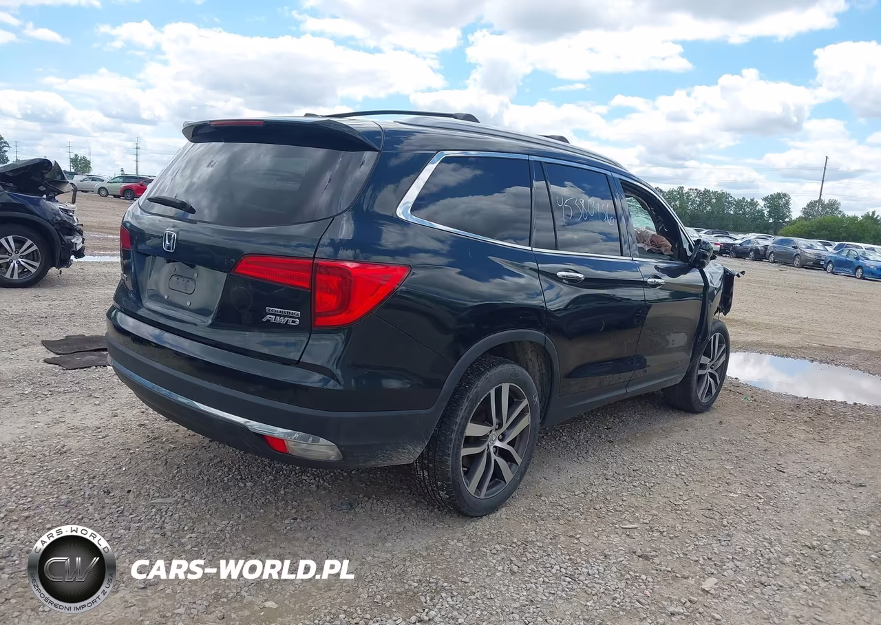 2017 Honda Pilot Touring VIN:5FNYF6H94HB041946 - 4