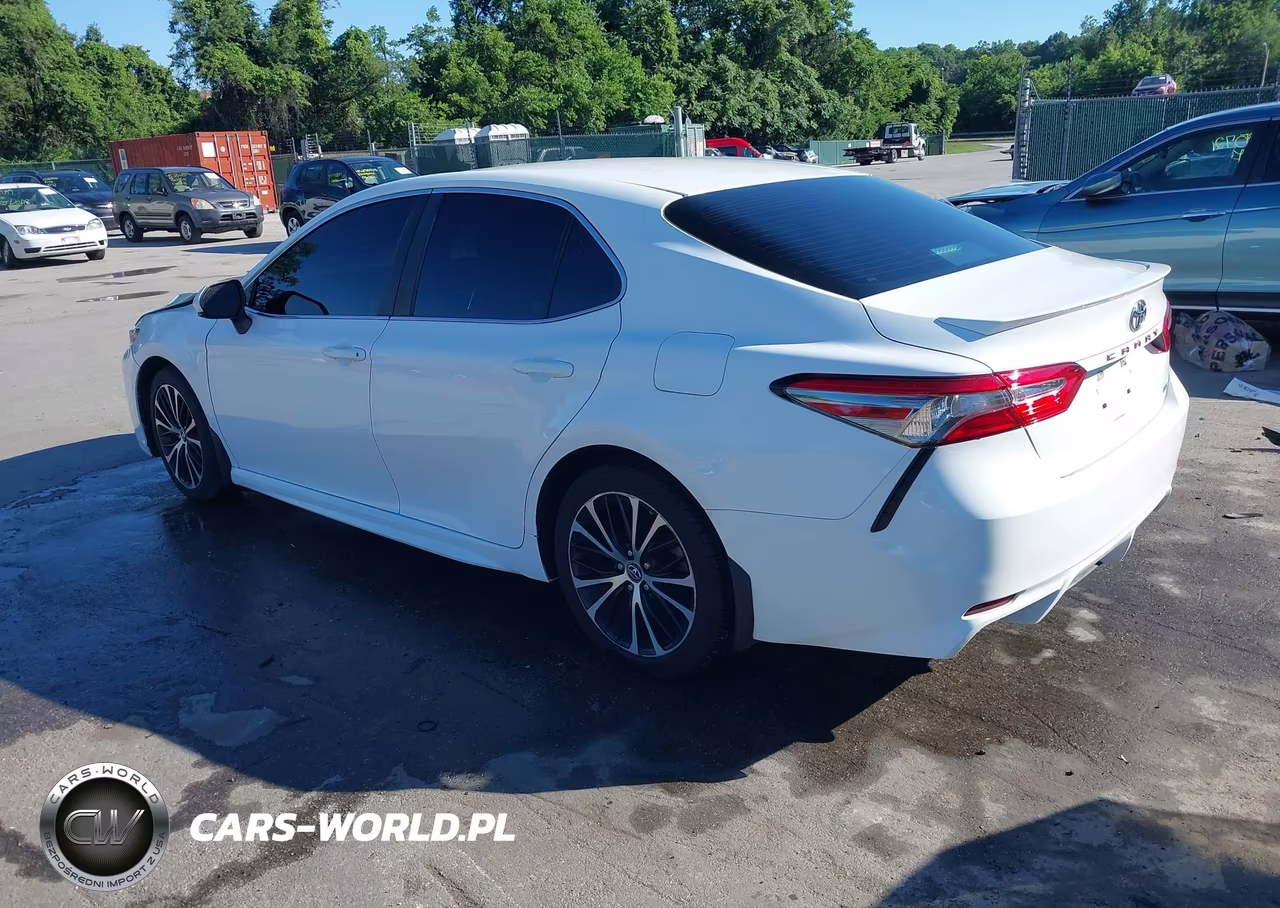 2018 Toyota Camry Se VIN:4T1B11HK6JU630354 - 3