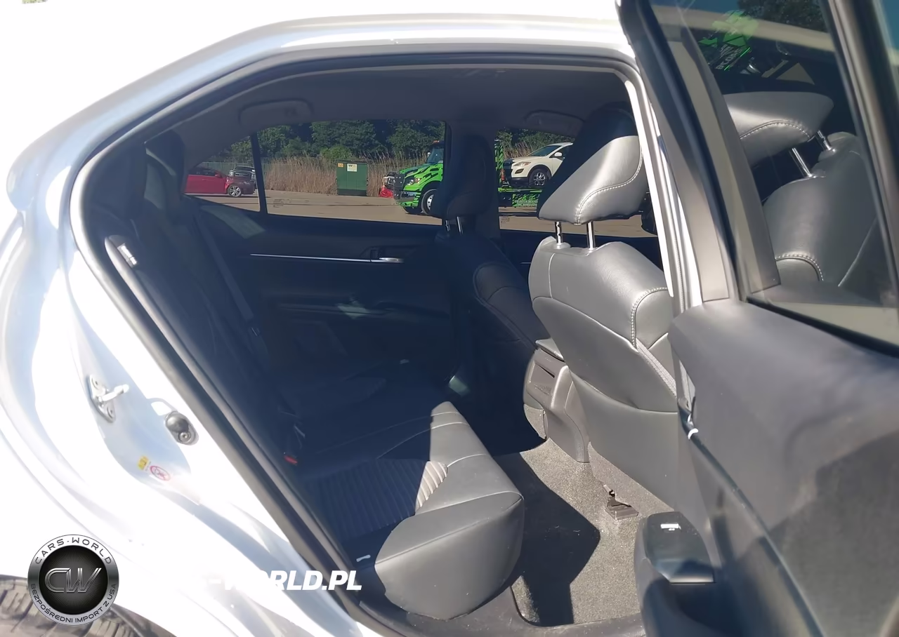 2018 Toyota Camry Se VIN:4T1B11HK6JU630354 - 8