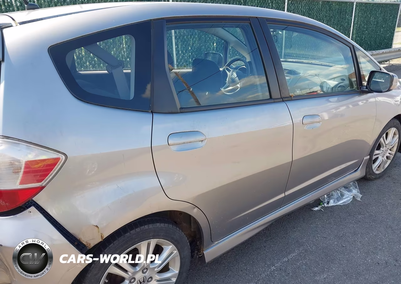 2010 Honda Fit Sport VIN:JHMGE8H45AC021947 - 14