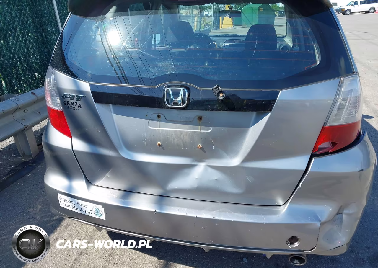 2010 Honda Fit Sport VIN:JHMGE8H45AC021947 - 15