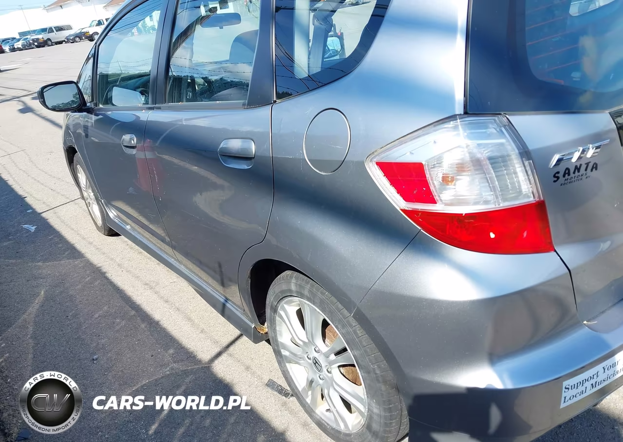 2010 Honda Fit Sport VIN:JHMGE8H45AC021947 - 16
