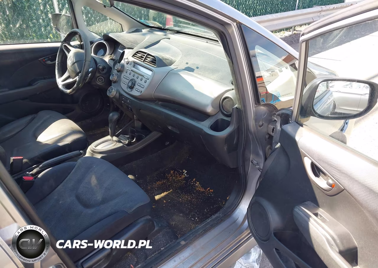 2010 Honda Fit Sport VIN:JHMGE8H45AC021947 - 5