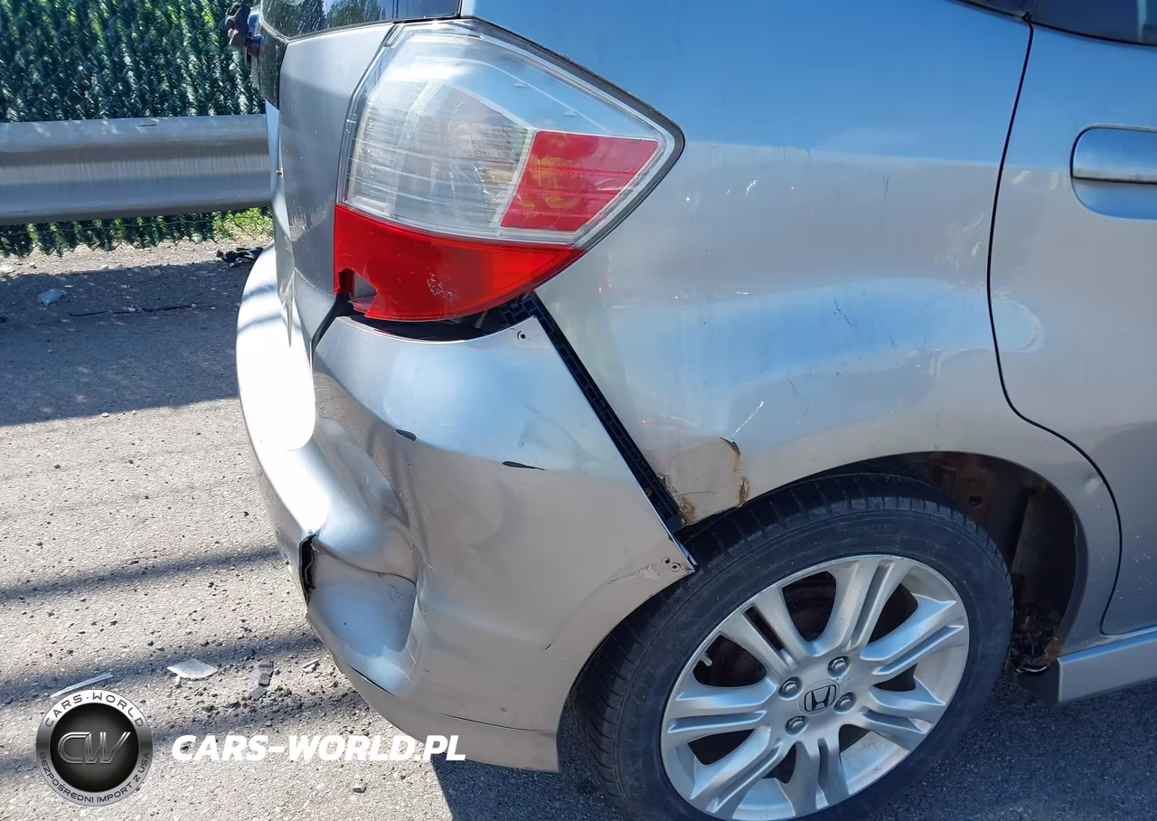 2010 Honda Fit Sport VIN:JHMGE8H45AC021947 - 6