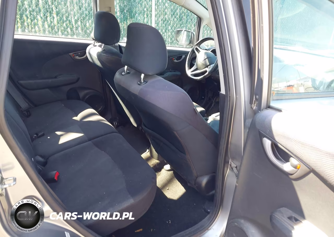2010 Honda Fit Sport VIN:JHMGE8H45AC021947 - 8