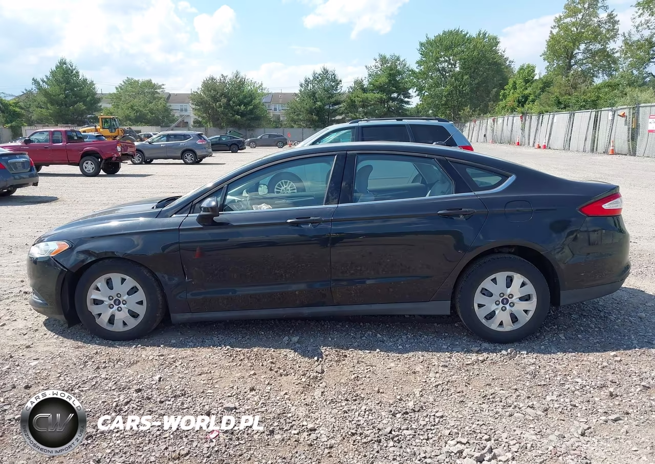 2013 Ford Fusion S VIN:3FA6P0G70DR354976 - 14