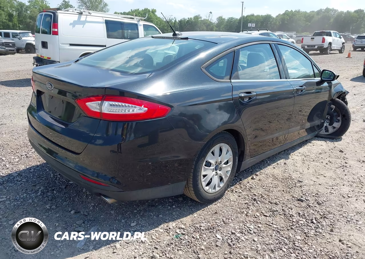 2013 Ford Fusion S VIN:3FA6P0G70DR354976 - 4