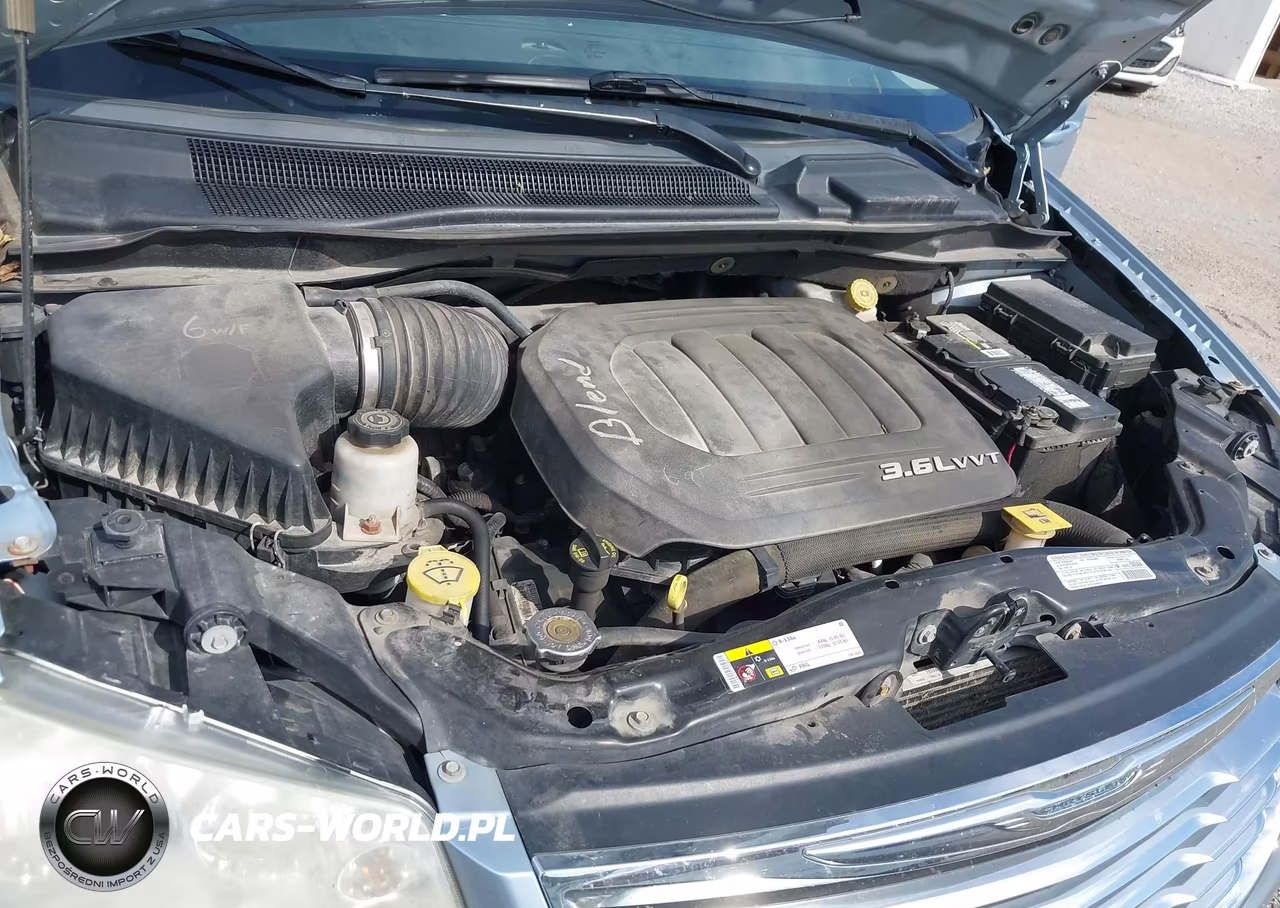 2013 Chrysler Town & Country Touring VIN:2C4RC1BG8DR708930 - 10